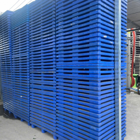 Pallet nhựa giá rẻ Tân Uyên