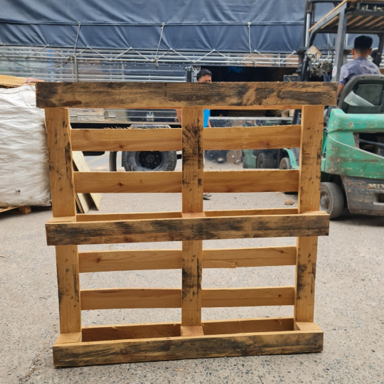 Pallet gỗ tràm nâng 4 hướng