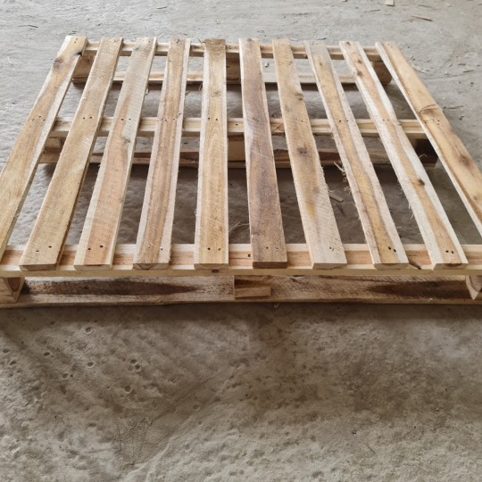 Pallet gỗ tràm nâng 3 hướng