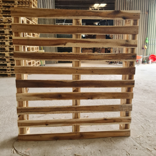 Pallet gỗ tràm nâng 3 hướng